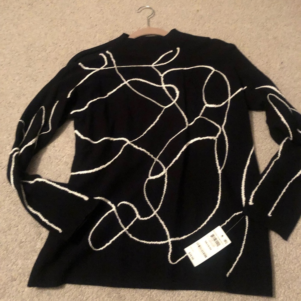 Beautiful Alfani Sweater -size medium NWT
